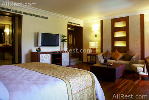 The Laguna Resort & Spa 12
